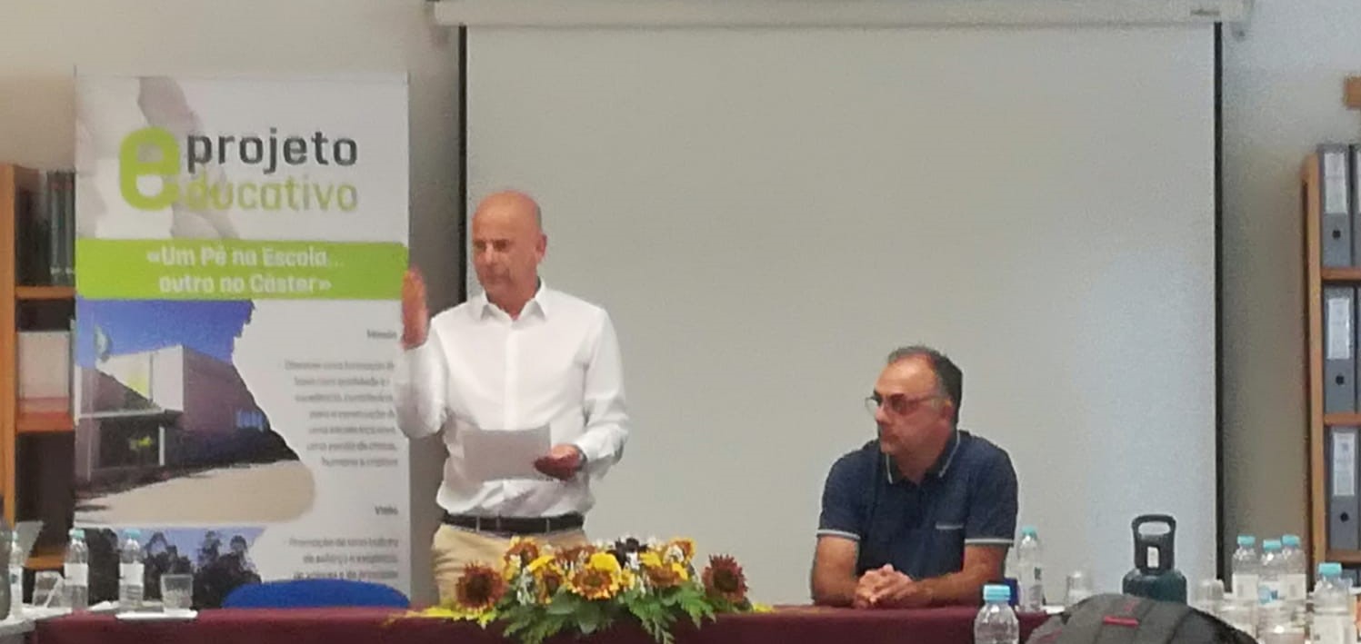 Diretor do Agrupamento de Escolas Fernando Pessoa Reconduzido no Cargo